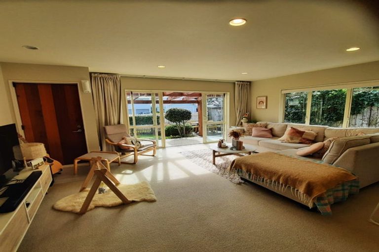 Photo of property in 22 Torkar Road, Clarks Beach, 2122