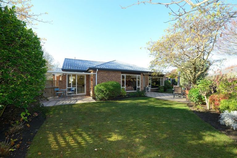 Photo of property in 9 Hatfield Place, Avonhead, Christchurch, 8042