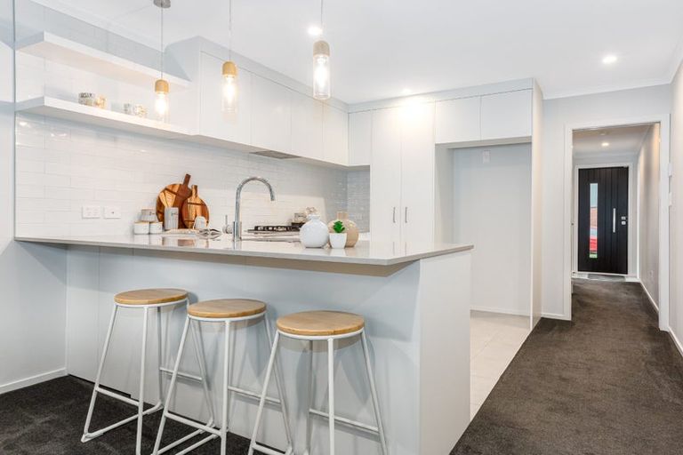 Photo of property in 5a Breakwater Way, Whitby, Porirua, 5024