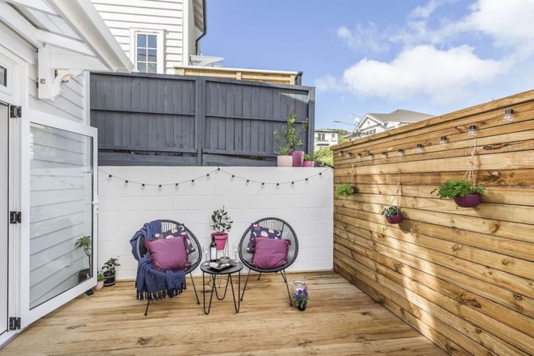 Photo of property in Pirie Street Townhouses, 8/35 Pirie Street, Mount Victoria, Wellington, 6011