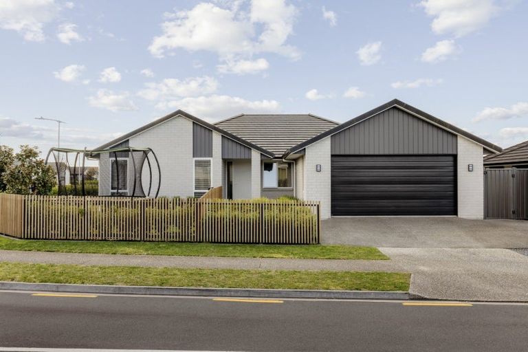 Photo of property in 37 Te Ranga Memorial Drive, Pyes Pa, Tauranga, 3112
