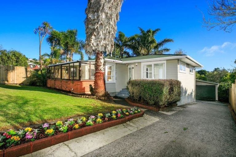 Photo of property in 32 Hatherlow Street, Glenfield, Auckland, 0629