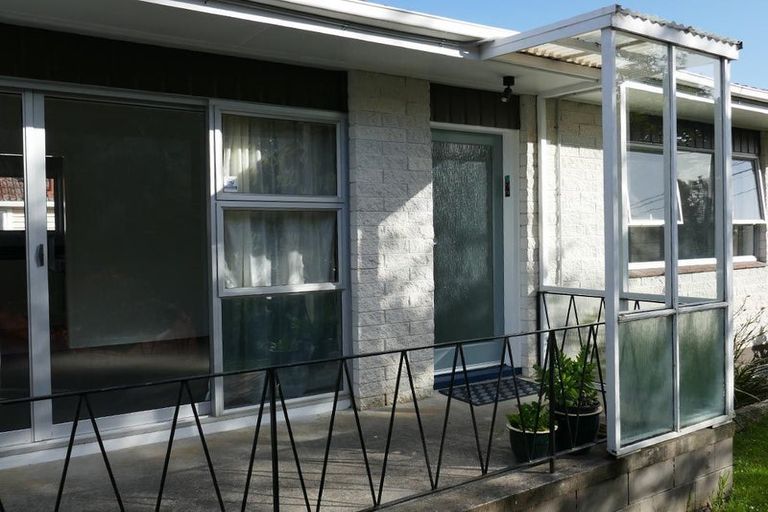 Photo of property in 1/33 Saxon Street, Waterview, Auckland, 1026