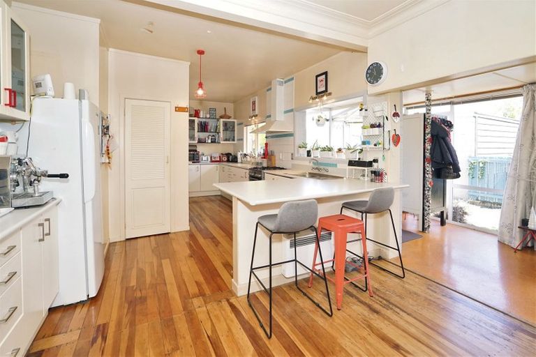 Photo of property in 300 Cambridge Road, Hillcrest, Hamilton, 3216