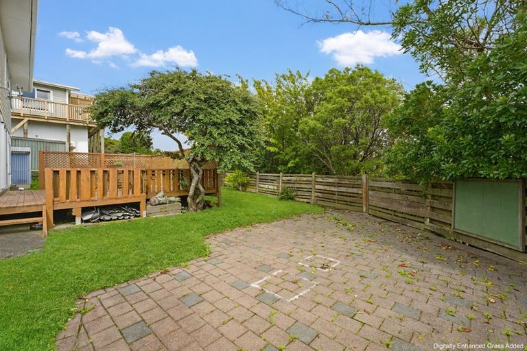 Photo of property in 77 Baylands Drive, Newlands, Wellington, 6037