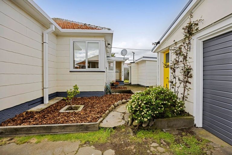 Photo of property in 5 Raleigh Street, Vogeltown, New Plymouth, 4310