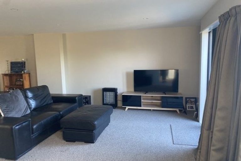 Photo of property in 21 Bellbird Lane, Marshland, Christchurch, 8083