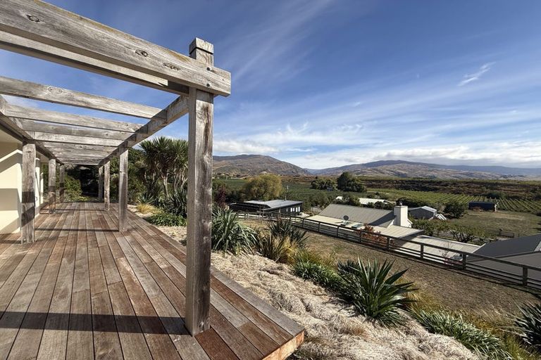 Photo of property in 32 Hall Road, Bannockburn, Cromwell, 9384