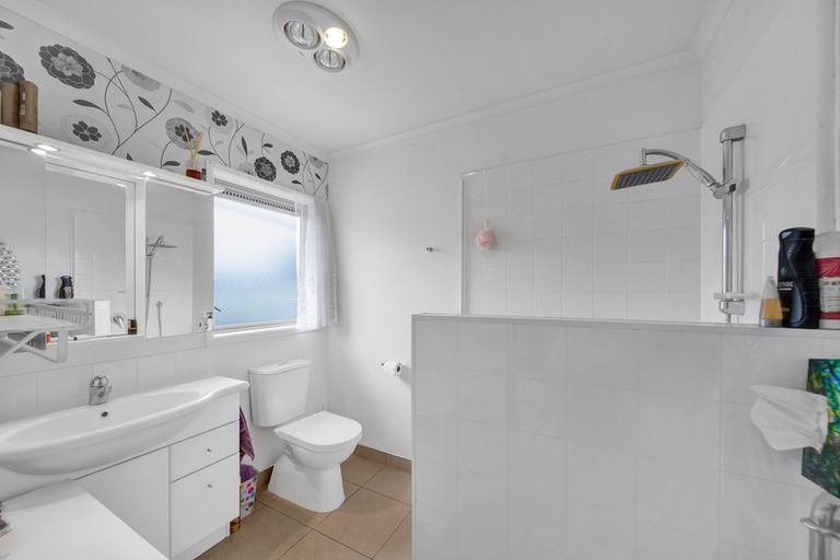 Photo of property in 24 Park Lane, Waitara, 4320