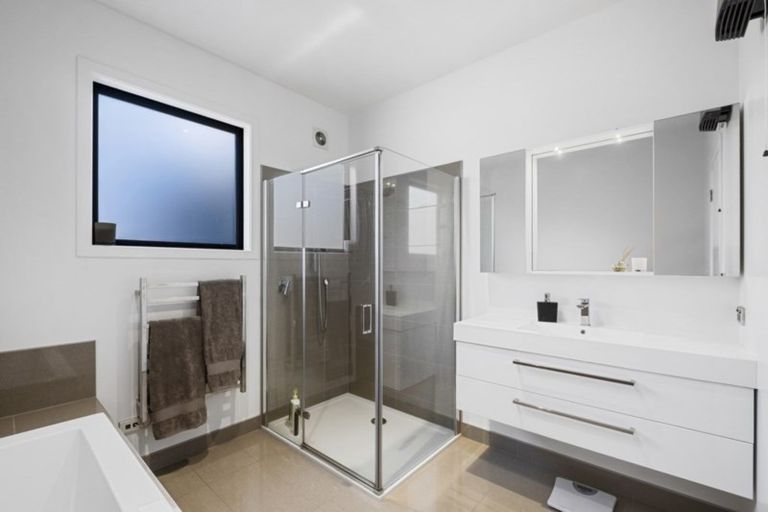 Photo of property in 6 Hidden Hills Drive, Wanaka, 9305