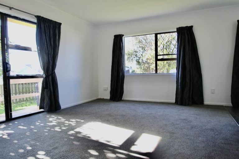 Photo of property in 2/12 Tamworth Close, Manurewa, Auckland, 2102