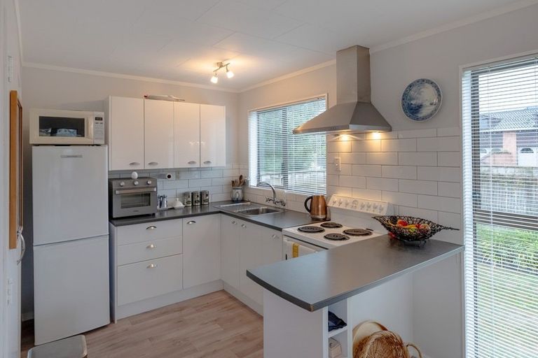 Photo of property in 79a Eatwell Avenue, Paraparaumu Beach, Paraparaumu, 5032