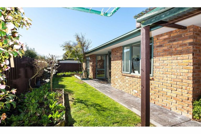 Photo of property in 5 Tulip Lane, Spreydon, Christchurch, 8024