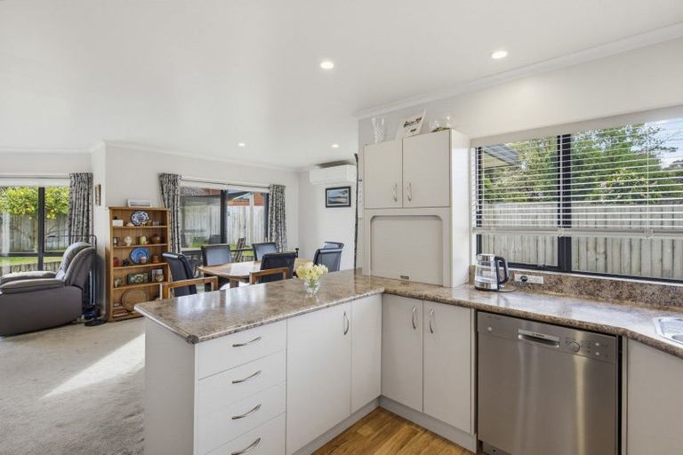 Photo of property in 14 Sunburst Court, Paraparaumu Beach, Paraparaumu, 5032