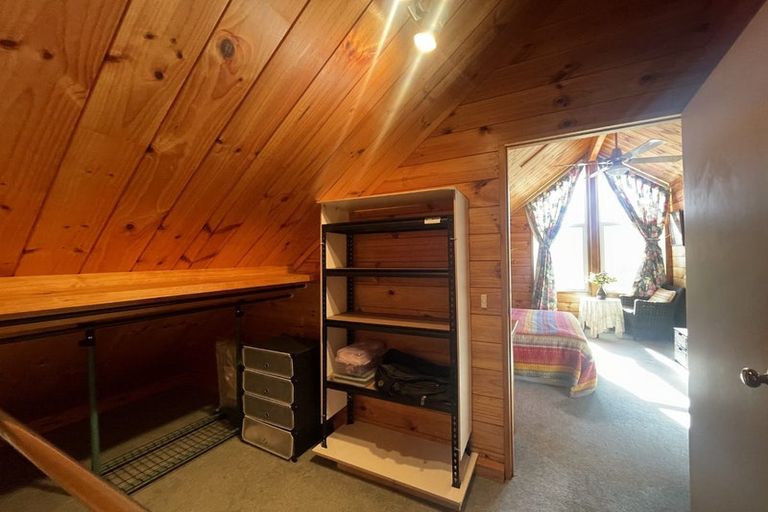 Photo of property in 2/28 Knightsbridge Drive, Forrest Hill, Auckland, 0620