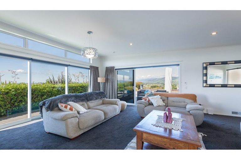 Photo of property in 23 Katania Heights, Brightwater, 7022