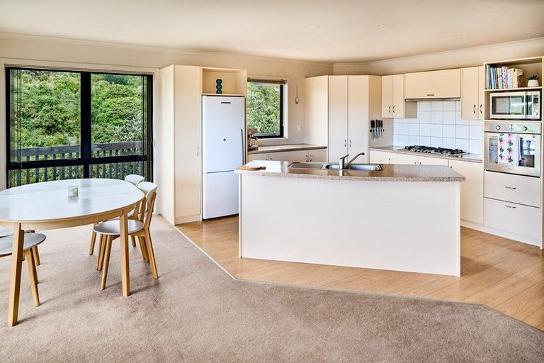 Photo of property in 17 Endeavour Drive, Whitby, Porirua, 5024