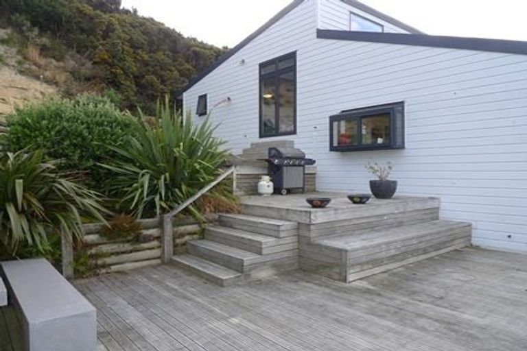 Photo of property in 15 Cavalry Close, Crofton Downs, Wellington, 6035