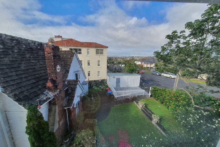 Photo of property in Illawarra Flats, 5/6 Brighton Road, Parnell, Auckland, 1052