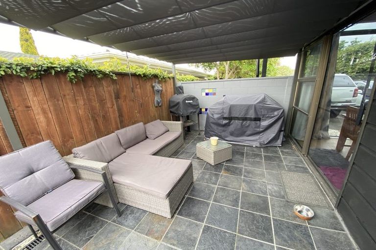 Photo of property in 9 Truscott Grove, Awapuni, Palmerston North, 4412