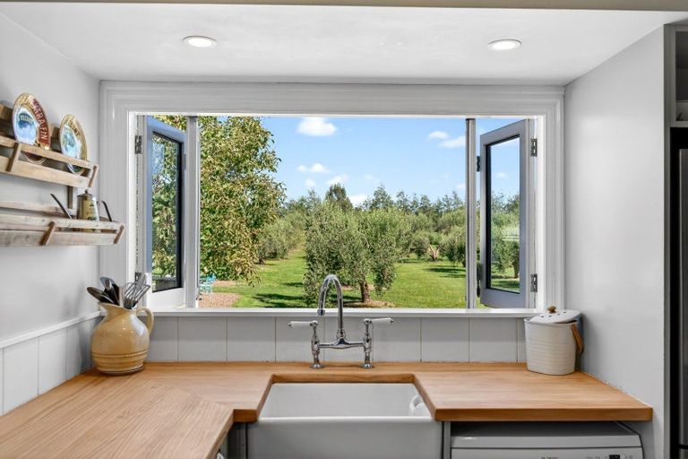 Photo of property in 14 Campbell Drive, Martinborough, 5711
