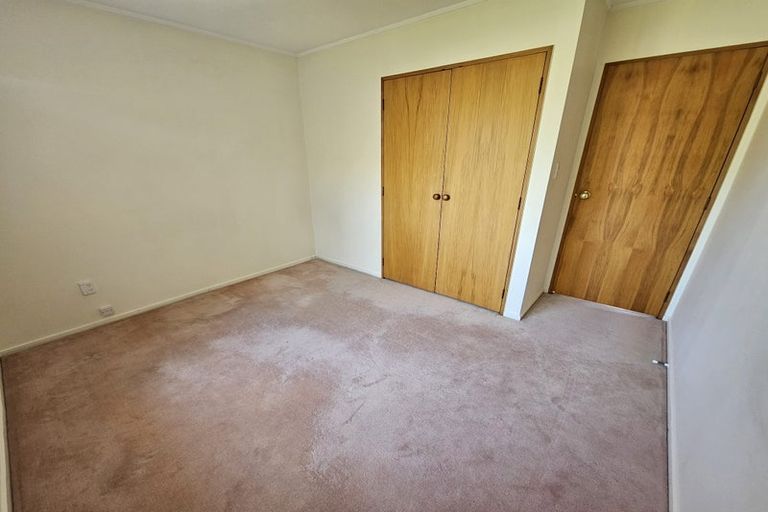 Photo of property in 1/979 Beach Road, Torbay, Auckland, 0630