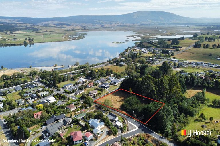 Photo of property in 10 Gull Street, Waihola, Milton, 9073