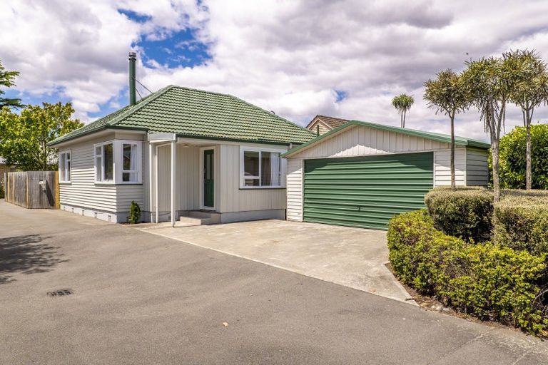 Photo of property in 16 Epsom Road, Sockburn, Christchurch, 8042