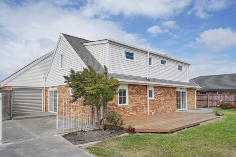 Photo of property in 35 Beauford Place, Parklands, Christchurch, 8083