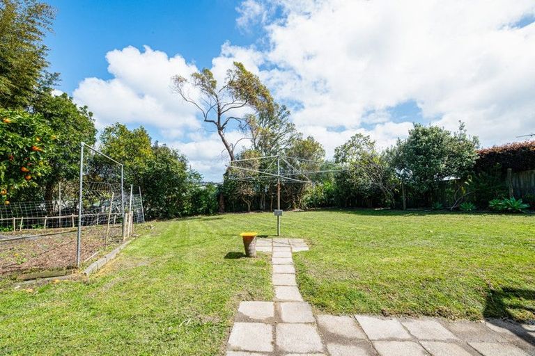 Photo of property in 9 Boler Place, New Lynn, Auckland, 0600