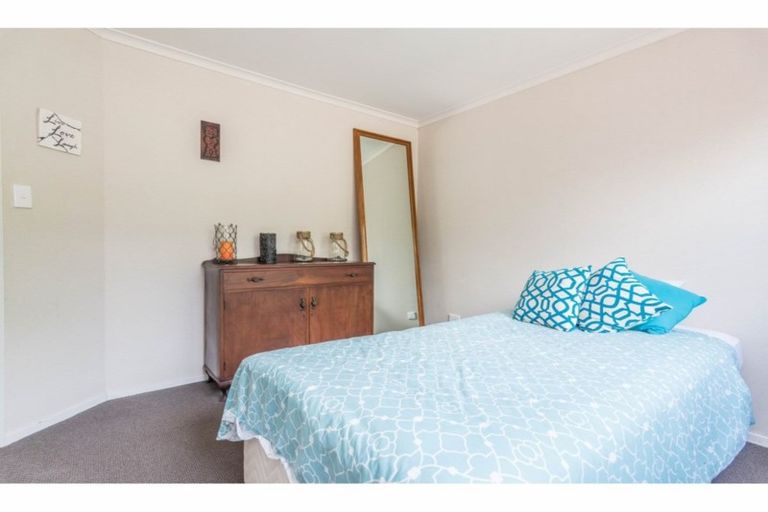 Photo of property in 111 Anawhata Road, Anawhata, New Lynn, 0772