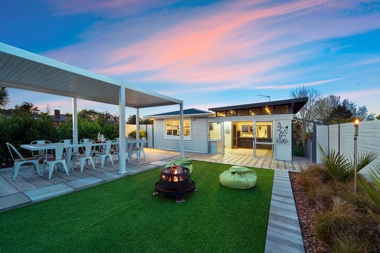 Photo of property in 22 Glenorchy Street, Glen Eden, Auckland, 0602