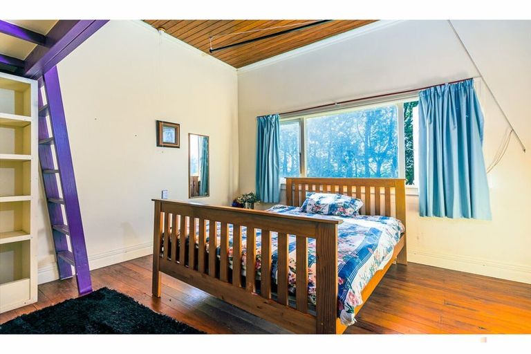 Photo of property in 70 Parsonage Road, Waimate, 7978