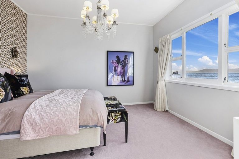 Photo of property in 147 Marine Parade, Seatoun, Wellington, 6022