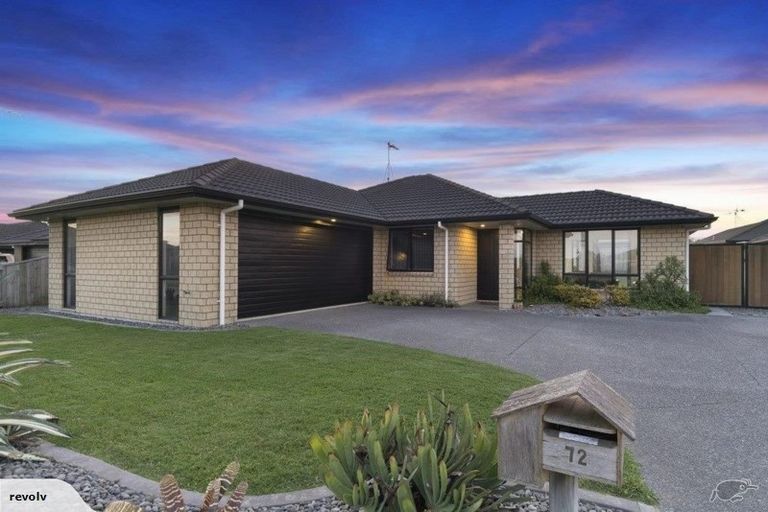 Photo of property in 72 Carrington Drive, Papamoa Beach, Papamoa, 3118