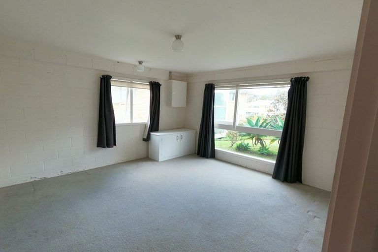Photo of property in 15 Gretel Place, Hillcrest, Auckland, 0627
