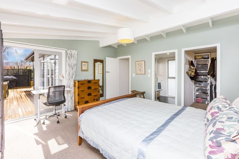 Photo of property in 2 Hobbit Lane, Pinehaven, Upper Hutt, 5371