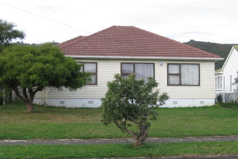 Photo of property in 6 Pringle Street, Taita, Lower Hutt, 5011