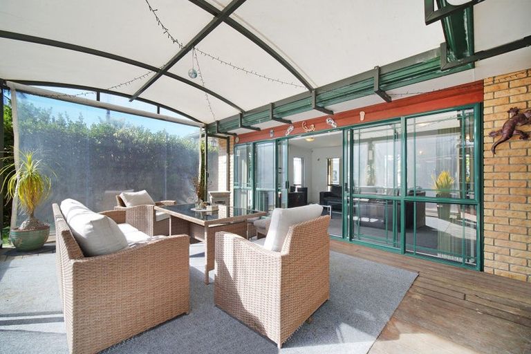 Photo of property in 14 Waimoko Glen, Swanson, Auckland, 0612