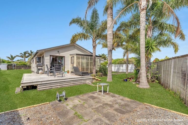 Photo of property in 14 Cholmondeley Crescent, Whitianga, 3510