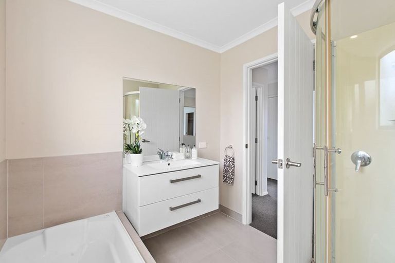 Photo of property in 53 Maylee Crescent, Gulf Harbour, Whangaparaoa, 0930