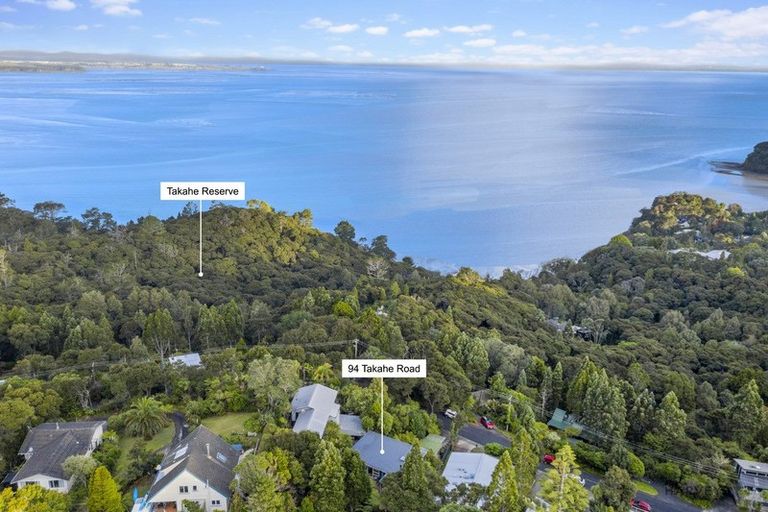 Photo of property in 94 Takahe Road, Titirangi, Auckland, 0604