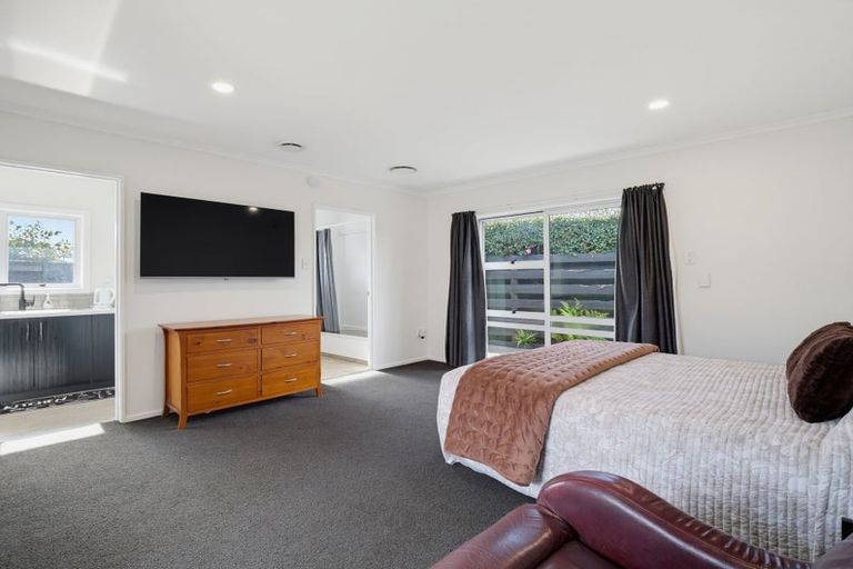 Photo of property in 8 Aintree Crescent, Awapuni, Palmerston North, 4412