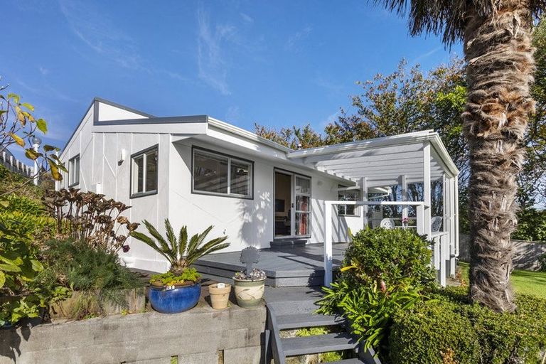 Photo of property in 24a Saint Ives Grove, Whalers Gate, New Plymouth, 4310