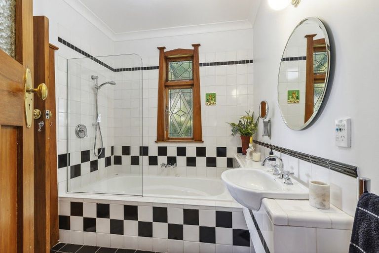 Photo of property in 75 Karepa Street, Brooklyn, Wellington, 6021