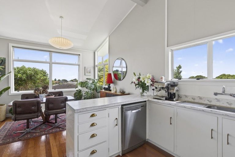 Photo of property in 56 Crownhill Street, Spotswood, New Plymouth, 4310