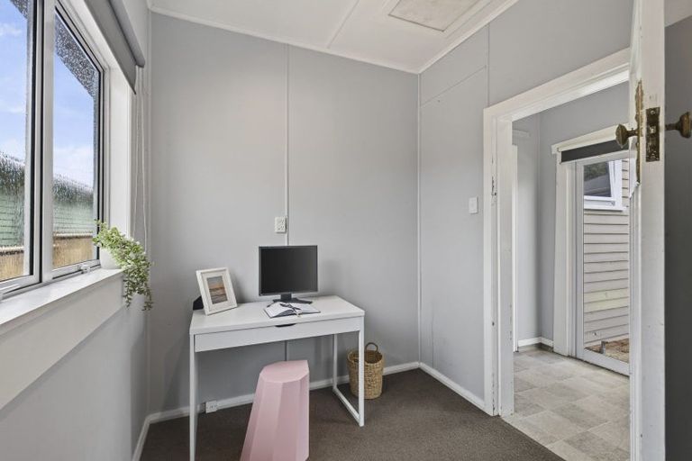 Photo of property in 14 Ngaio Street, Strandon, New Plymouth, 4312