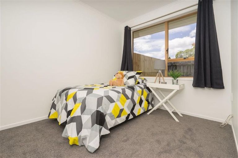 Photo of property in 3/70 Taikata Road, Te Atatu Peninsula, Auckland, 0610