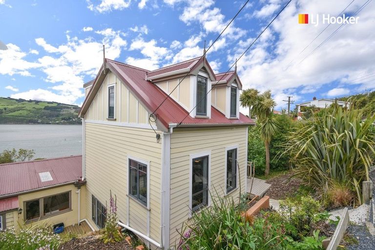 Photo of property in 2 Waireka Street, Ravensbourne, Dunedin, 9022