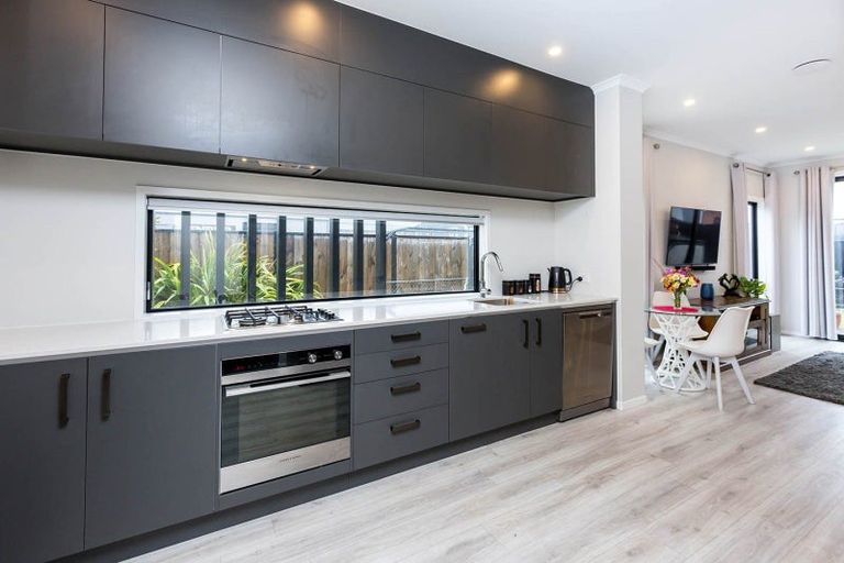 Photo of property in 8 Gloaming Lane, Wallaceville, Upper Hutt, 5018